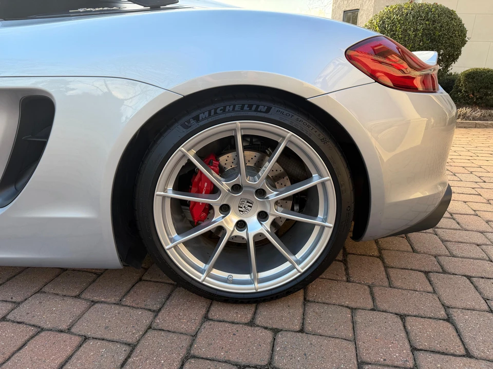 2016 Porsche 981 Boxster Spyder - Image 30 of 31