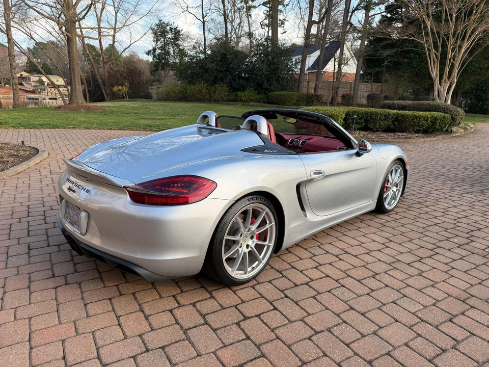 2016 Porsche 981 Boxster Spyder - Image 12 of 31