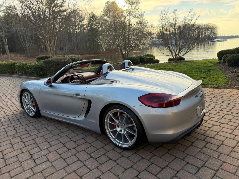 2016 Porsche 981 Boxster Spyder - Image 10 of 31