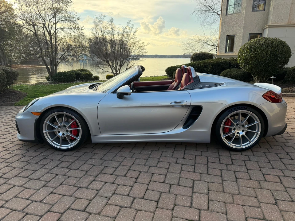 2016 Porsche 981 Boxster Spyder - Image 6 of 31