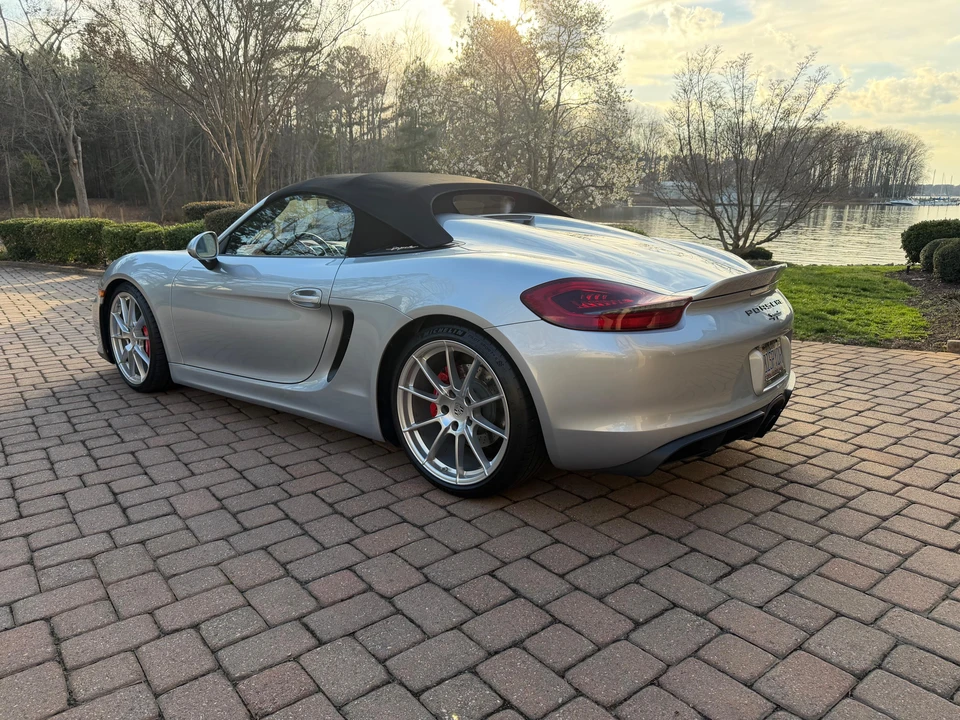 2016 Porsche 981 Boxster Spyder - Image 19 of 31