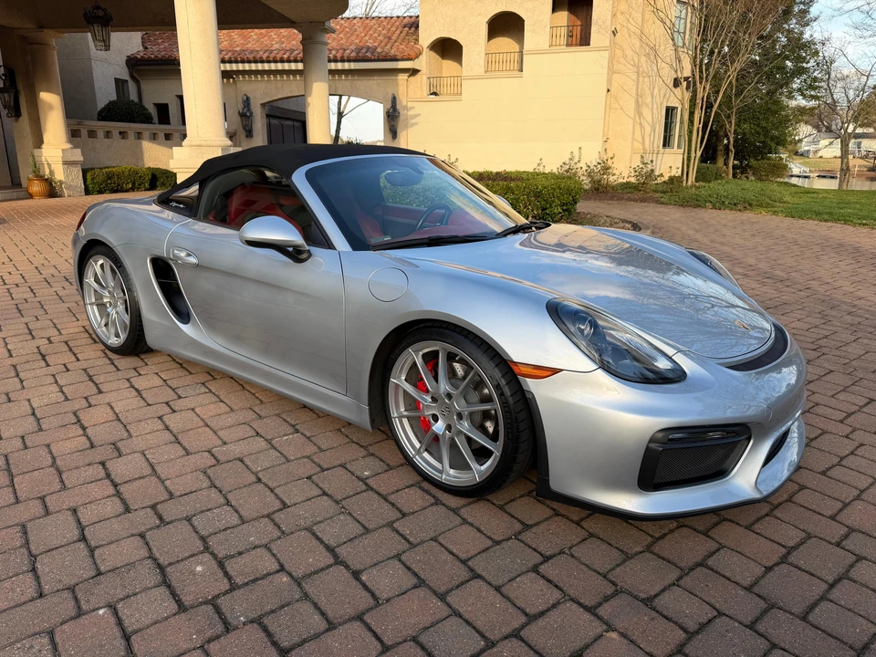 2016 Porsche 981 Boxster Spyder - Image 23 of 31