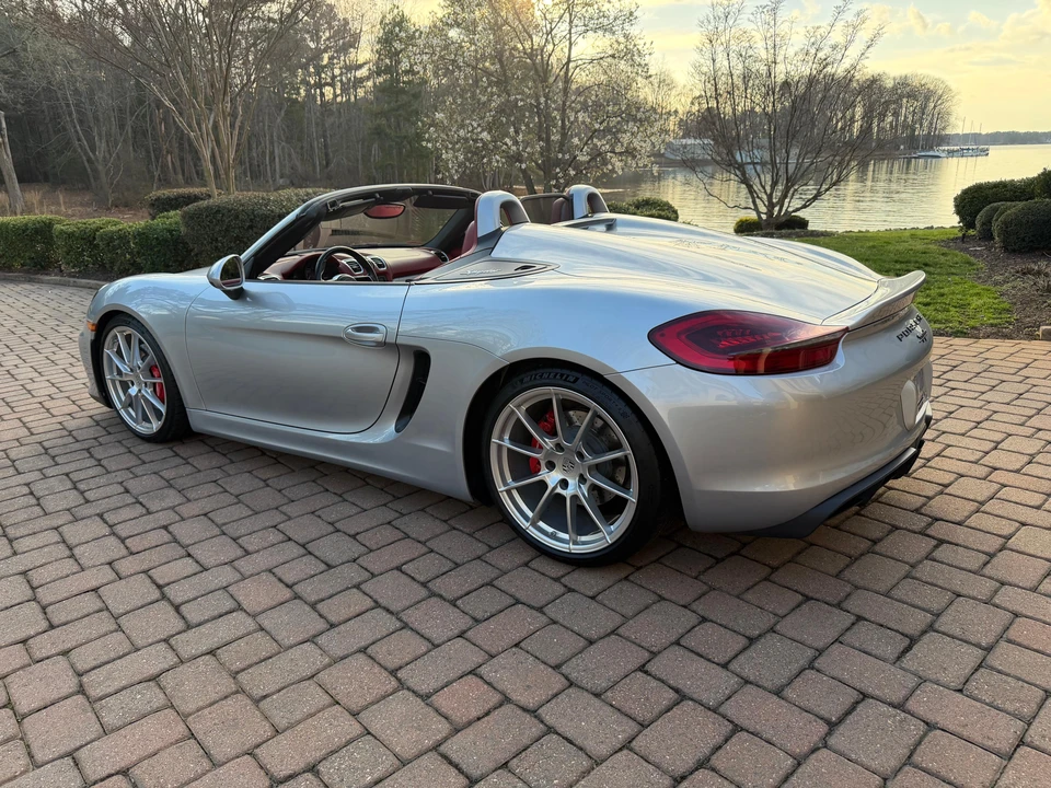 2016 Porsche 981 Boxster Spyder - Image 9 of 31