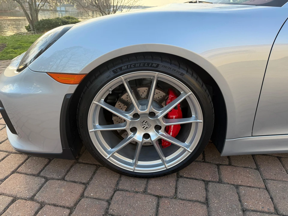 2016 Porsche 981 Boxster Spyder - Image 29 of 31