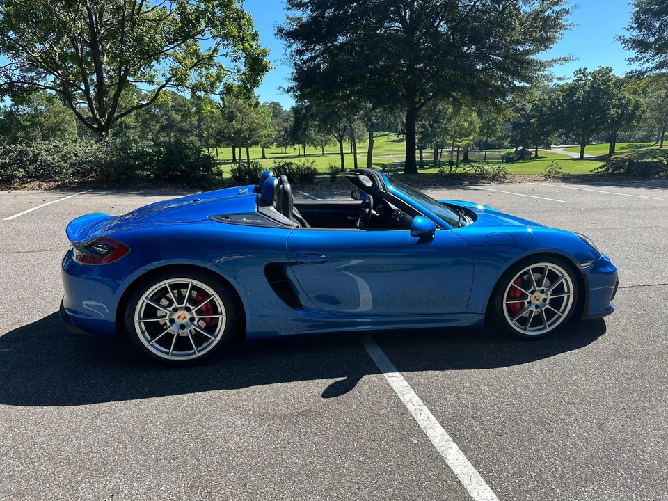 2016 Porsche 981 Boxster Spyder - Image 13 of 31