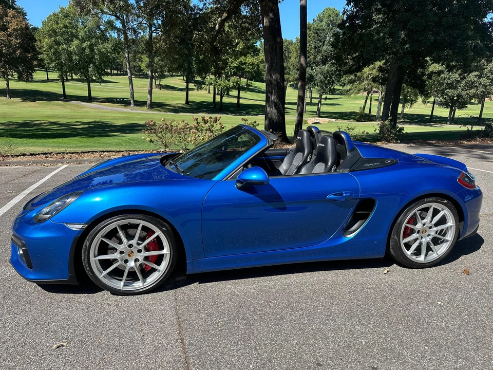 2016 Porsche 981 Boxster Spyder - Image 9 of 31