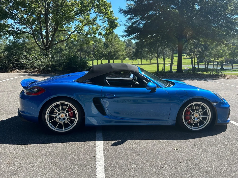 2016 Porsche 981 Boxster Spyder - Image 28 of 31