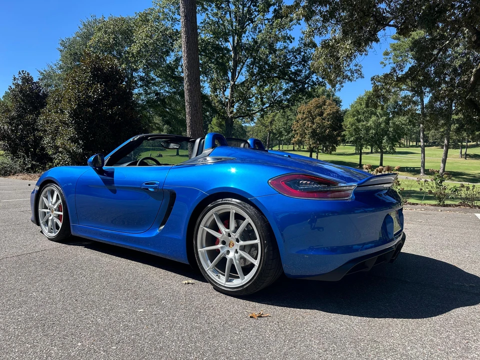 2016 Porsche 981 Boxster Spyder - Image 11 of 31