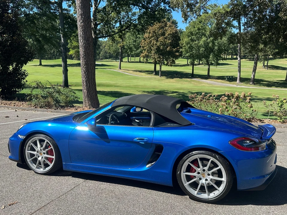 2016 Porsche 981 Boxster Spyder - Image 24 of 31