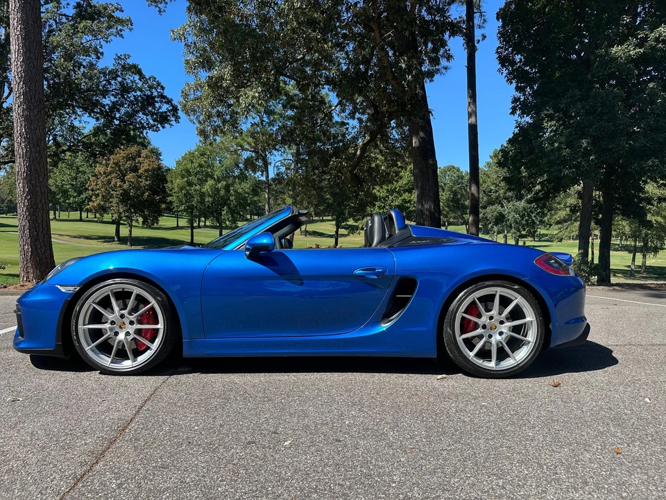 2016 Porsche 981 Boxster Spyder - Image 10 of 31