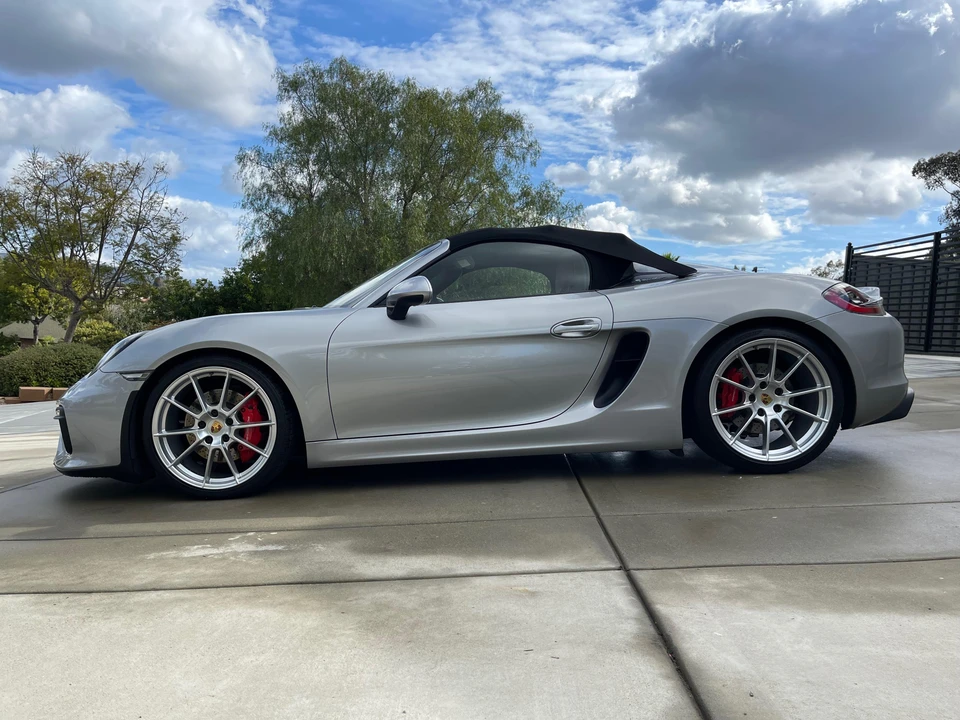 2016 Porsche 981 Boxster Spyder - Image 6 of 31