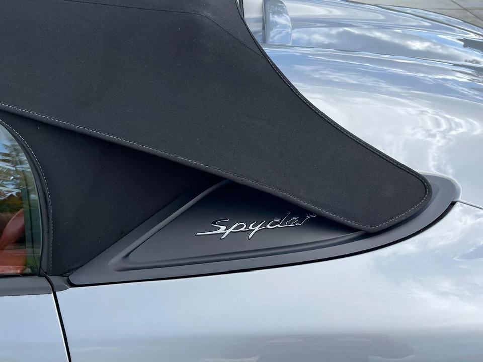 2016 Porsche 981 Boxster Spyder - Image 17 of 31