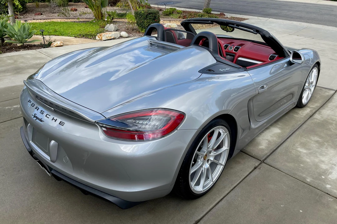 2016 Porsche 981 Boxster Spyder - Image 5 of 31