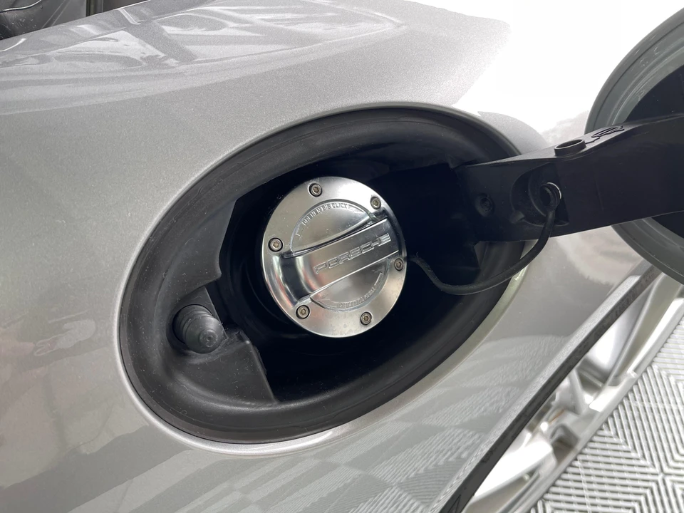 2016 Porsche 981 Boxster Spyder - Image 28 of 31