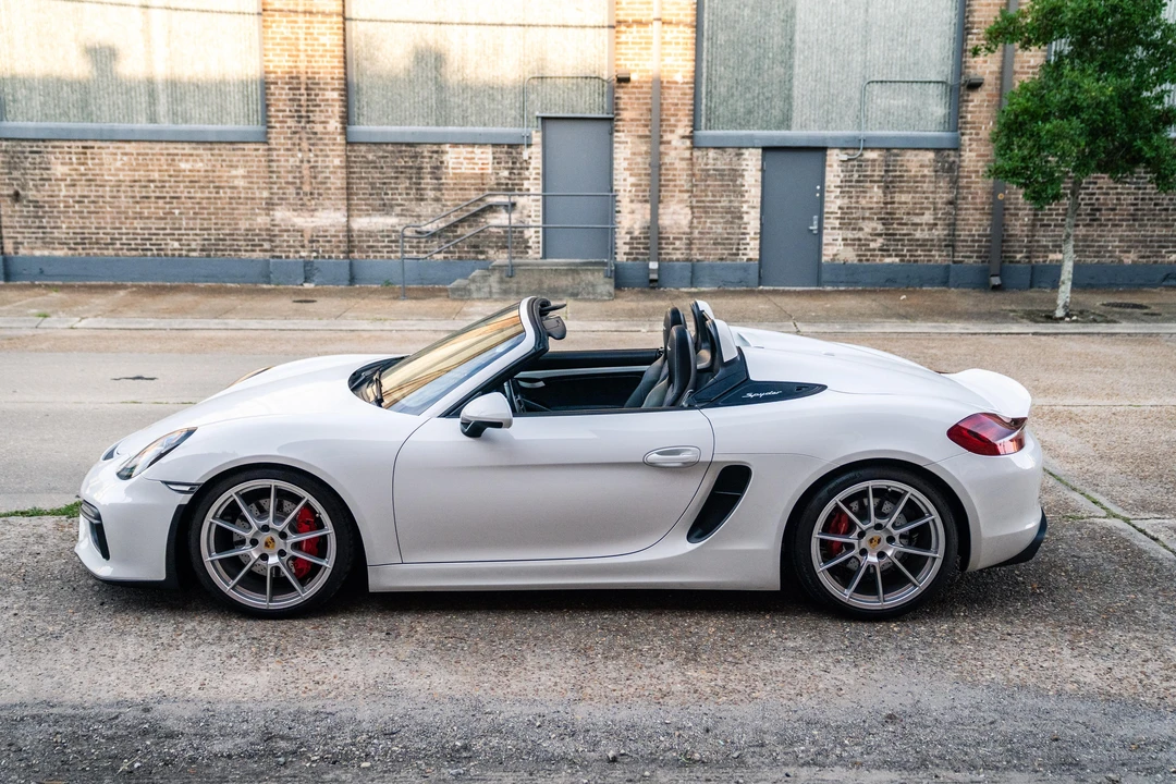 2016 Porsche 981 Boxster Spyder - Image 9 of 31