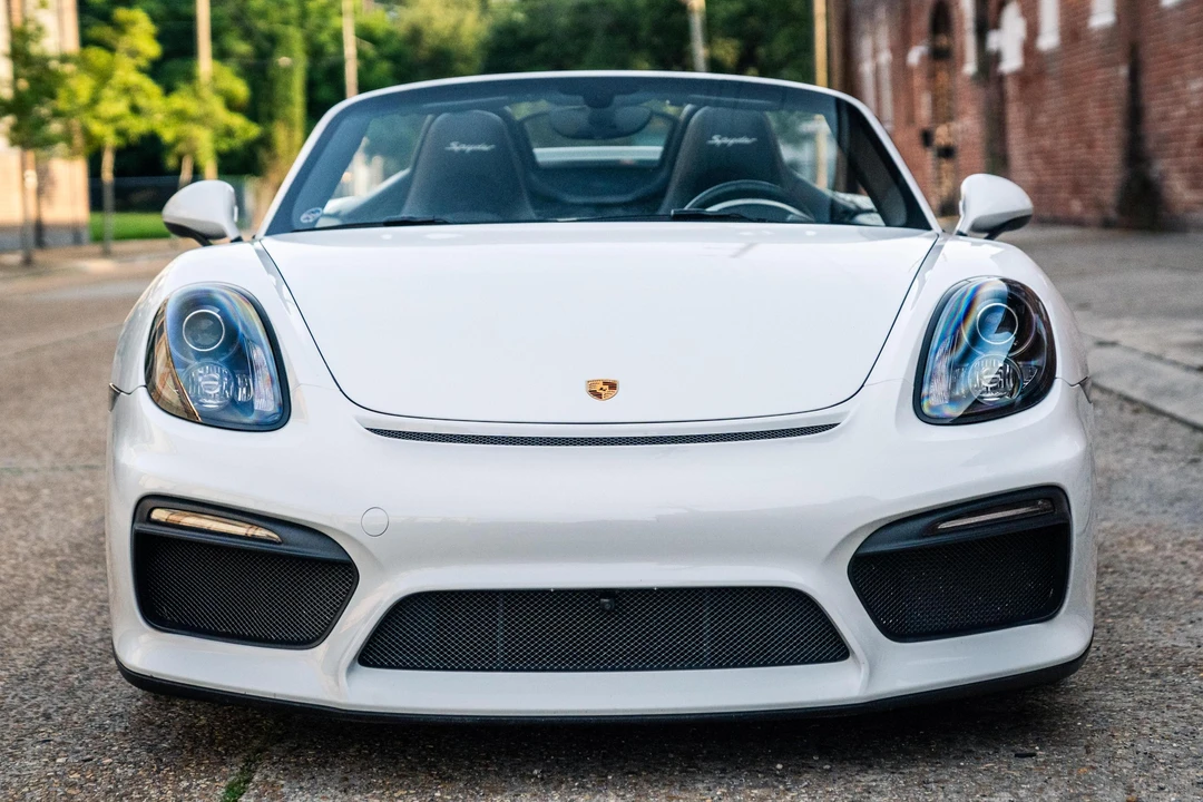 2016 Porsche 981 Boxster Spyder - Image 2 of 31
