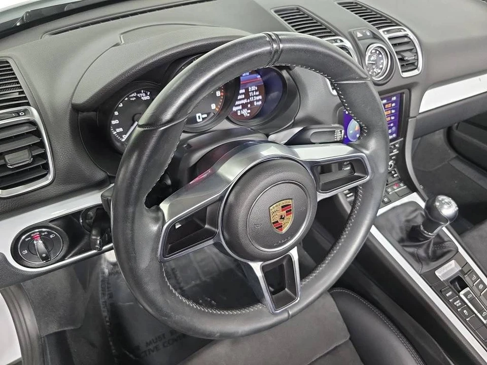 2016 Porsche 981 Boxster Spyder - Image 4 of 5