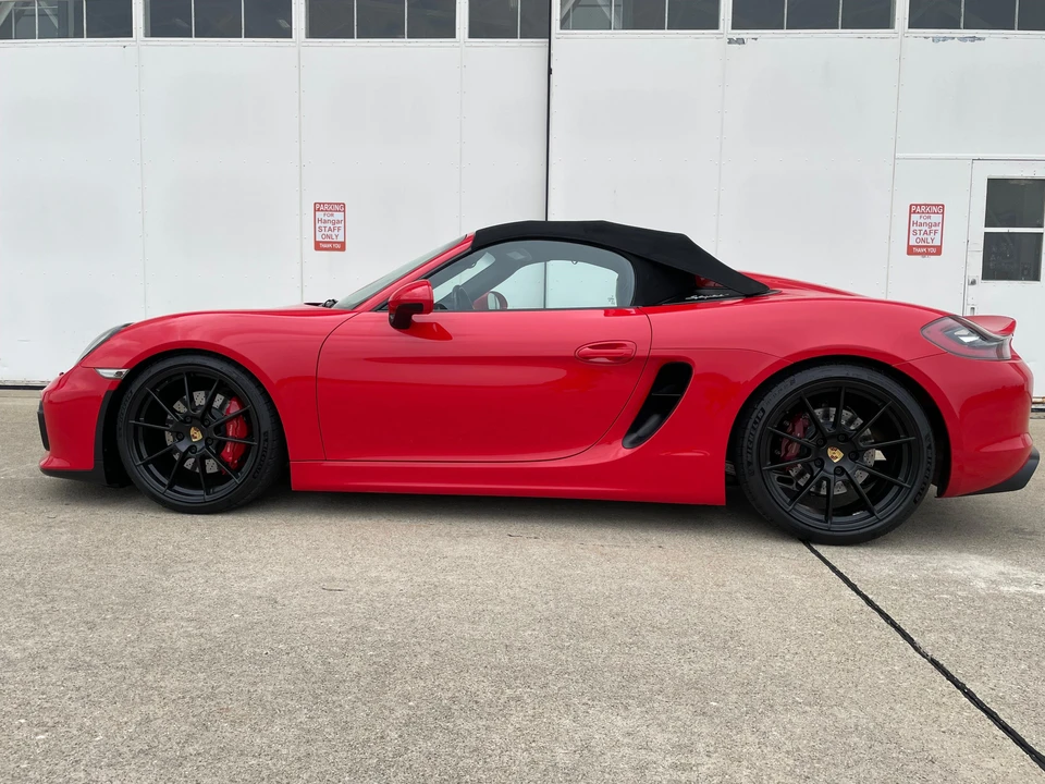 2016 Porsche 981 Boxster Spyder - Image 11 of 31