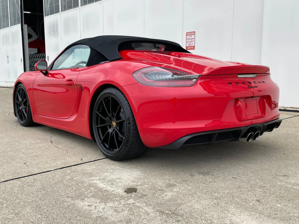 2016 Porsche 981 Boxster Spyder - Image 12 of 31
