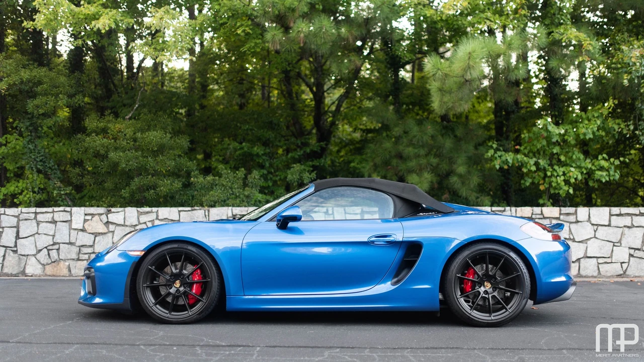 2016 Porsche 981 Boxster Spyder - Image 10 of 31