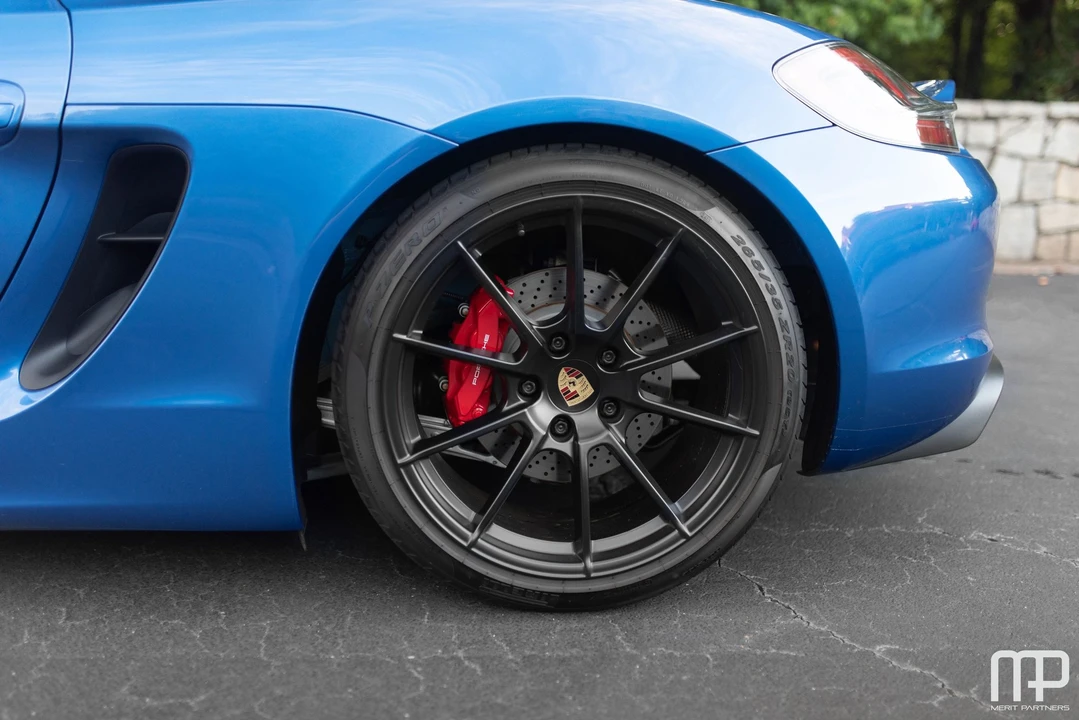 2016 Porsche 981 Boxster Spyder - Image 11 of 31