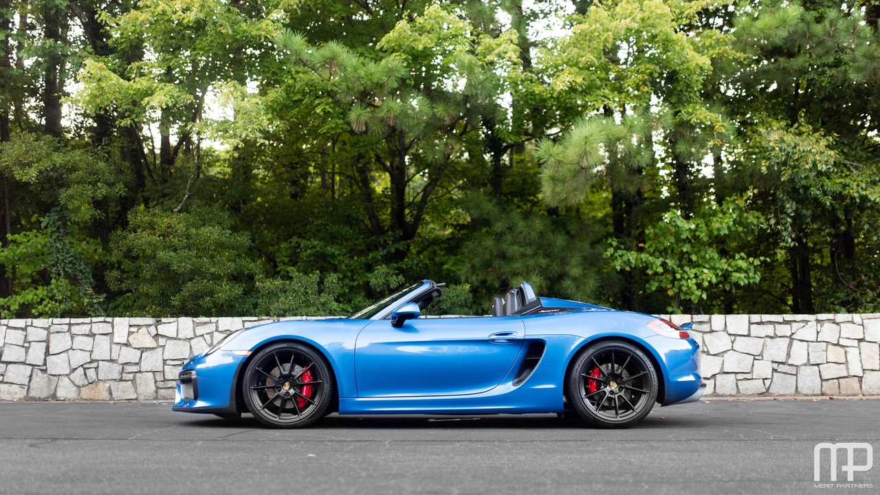 2016 Porsche 981 Boxster Spyder - Image 9 of 31