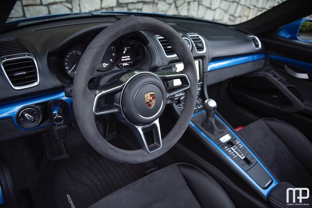 2016 Porsche 981 Boxster Spyder - Image 18 of 31