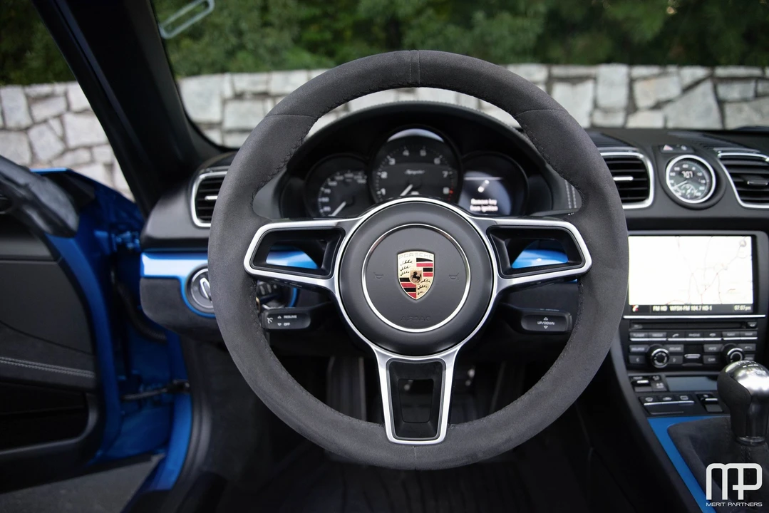 2016 Porsche 981 Boxster Spyder - Image 19 of 31