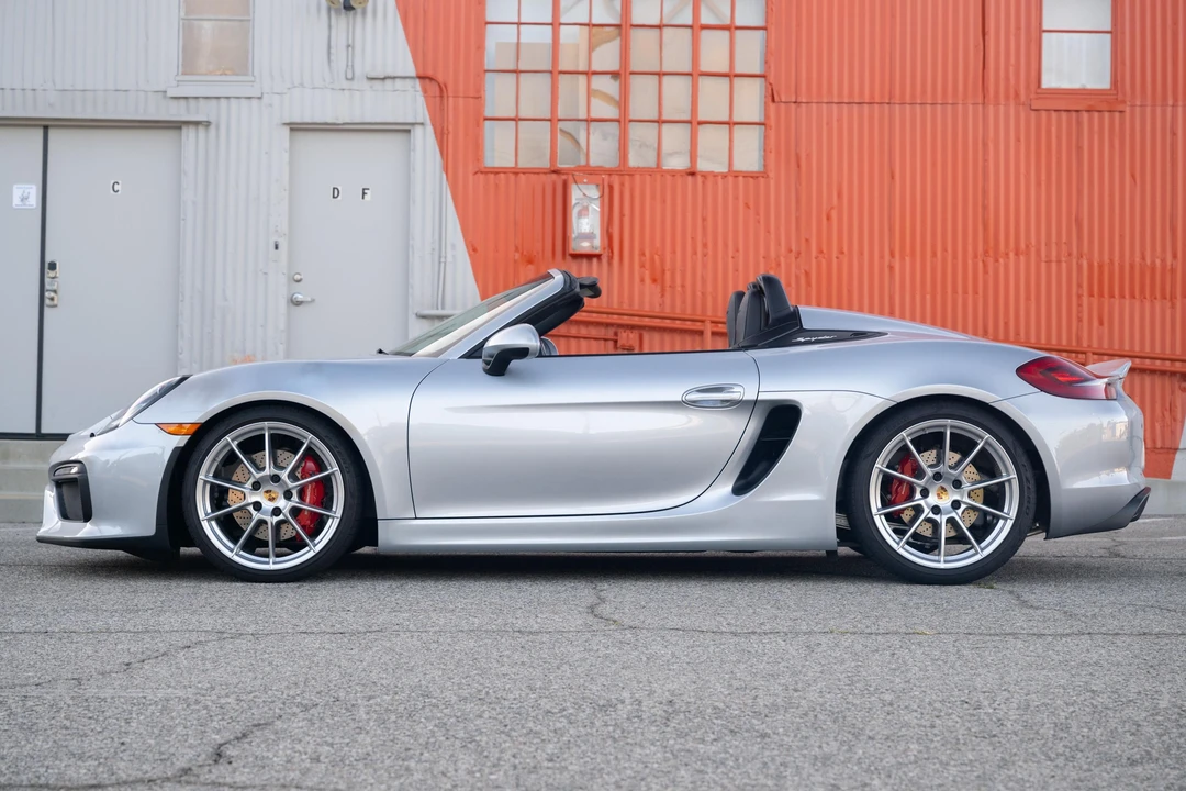 2016 Porsche 981 Boxster Spyder - Image 10 of 31