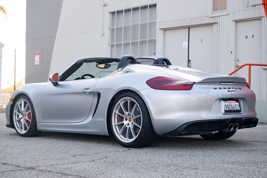 2016 Porsche 981 Boxster Spyder - Image 12 of 31