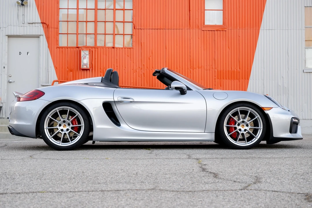 2016 Porsche 981 Boxster Spyder - Image 15 of 31