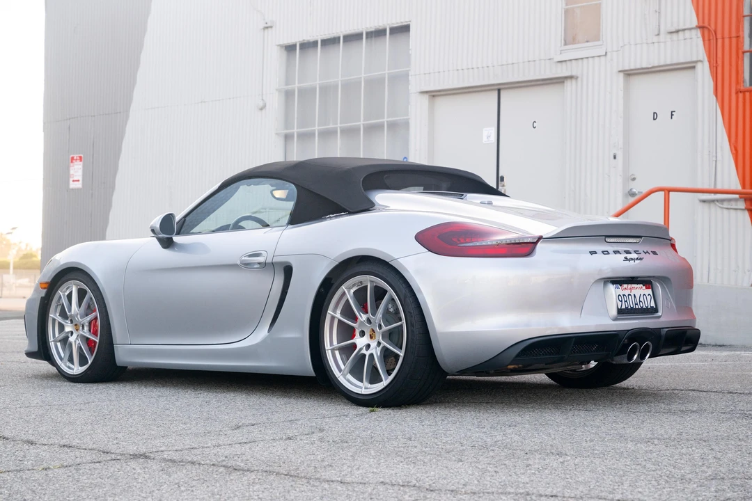 2016 Porsche 981 Boxster Spyder - Image 25 of 31
