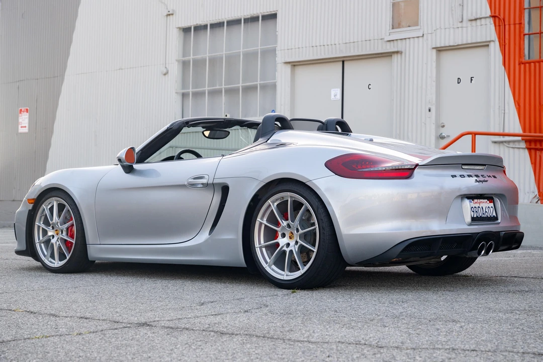2016 Porsche 981 Boxster Spyder - Image 11 of 31