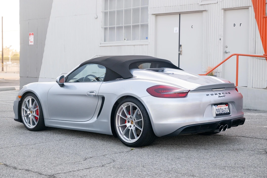 2016 Porsche 981 Boxster Spyder - Image 26 of 31