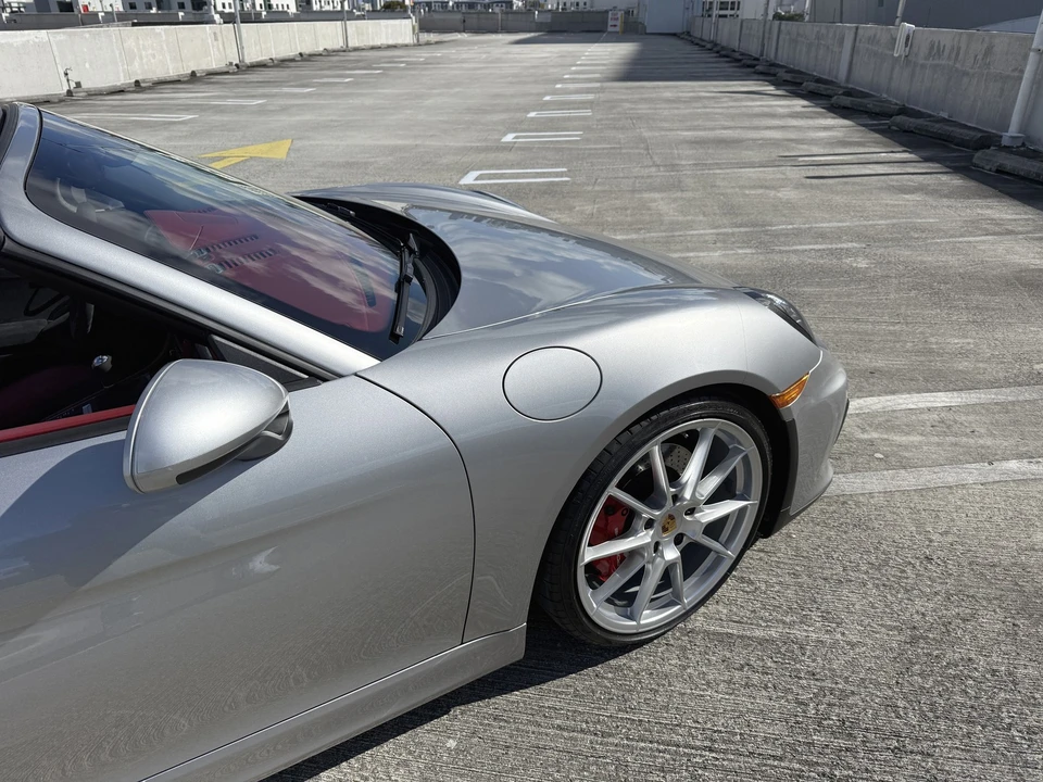 2016 Porsche 981 Boxster Spyder - Image 13 of 21