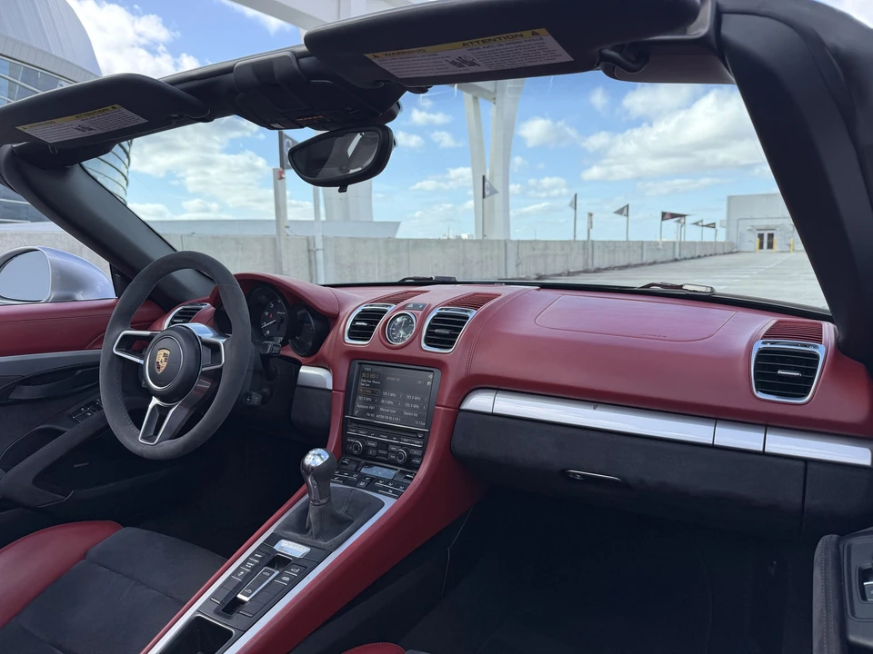 2016 Porsche 981 Boxster Spyder - Image 10 of 21