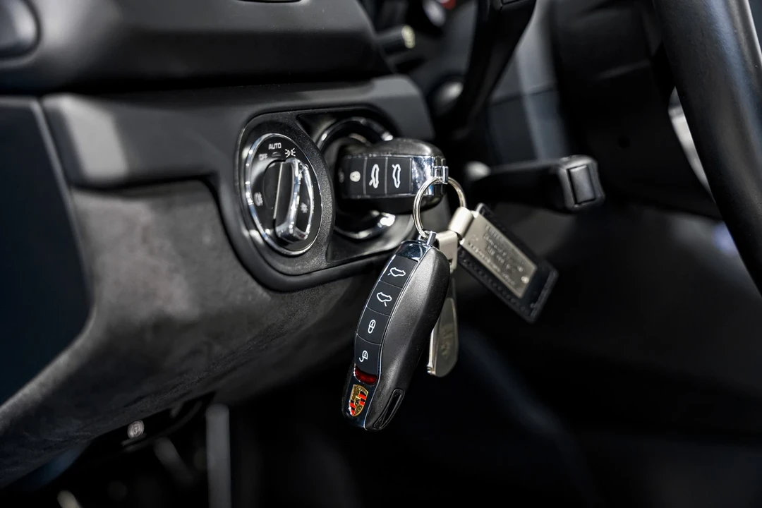 2016 Porsche 981 Boxster Spyder - Image 19 of 21