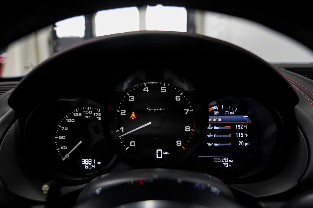 2016 Porsche 981 Boxster Spyder - Image 11 of 12