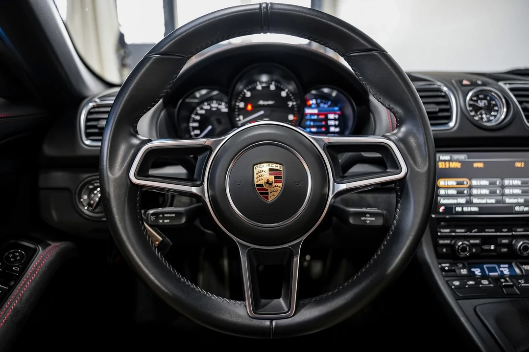 2016 Porsche 981 Boxster Spyder - Image 10 of 12