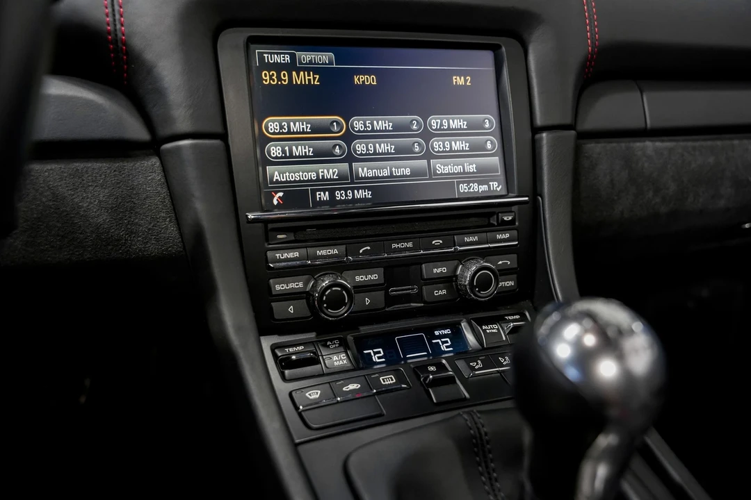 2016 Porsche 981 Boxster Spyder - Image 13 of 21