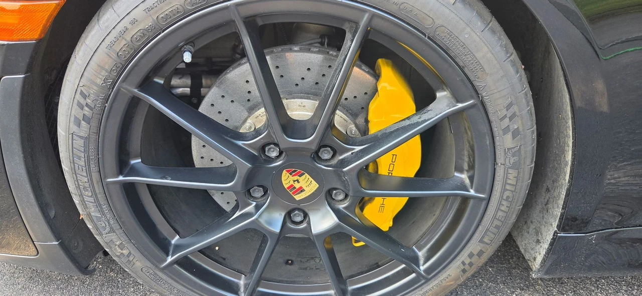 2016 Porsche 981 Boxster Spyder - Image 18 of 23