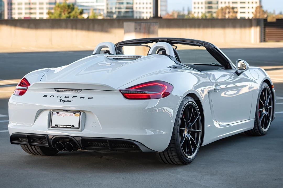 2016 Porsche 981 Boxster Spyder - Image 4 of 31