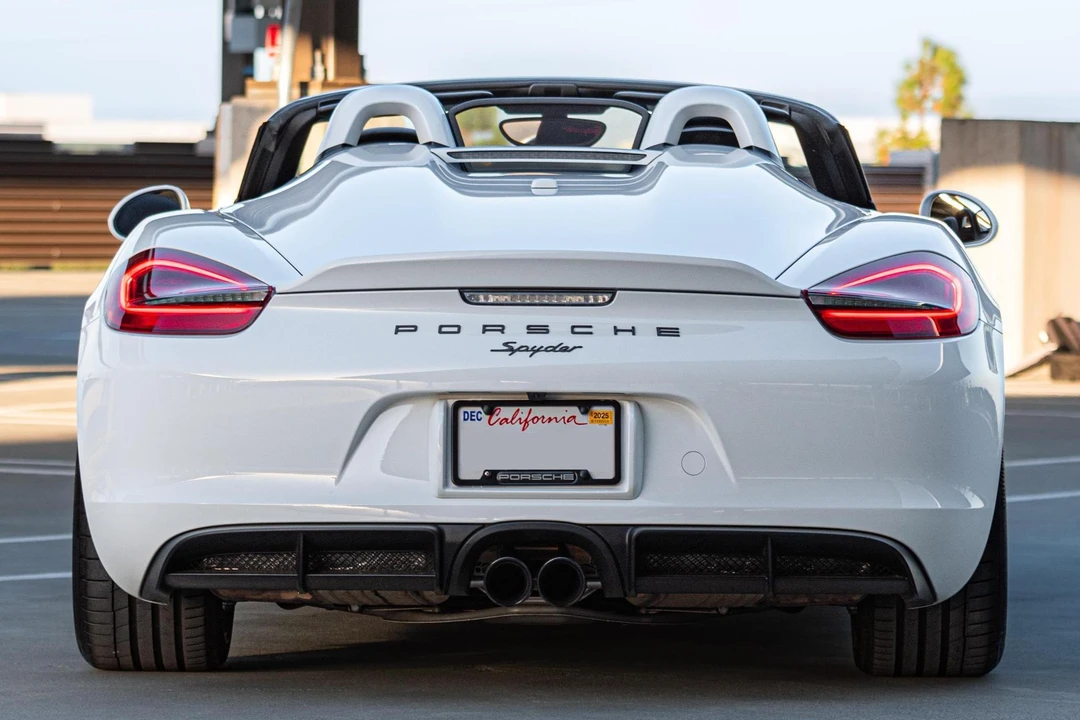 2016 Porsche 981 Boxster Spyder - Image 5 of 31