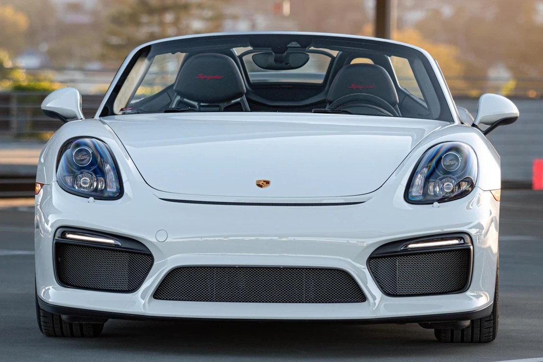 2016 Porsche 981 Boxster Spyder - Image 2 of 31