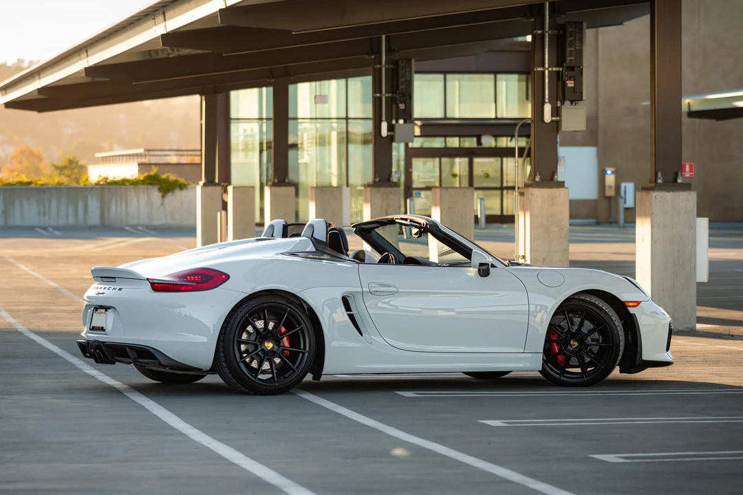 2016 Porsche 981 Boxster Spyder - Image 11 of 31