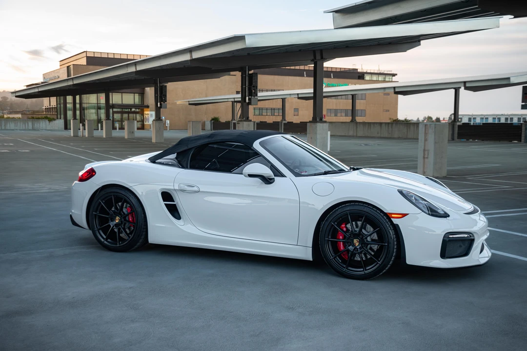 2016 Porsche 981 Boxster Spyder - Image 14 of 31