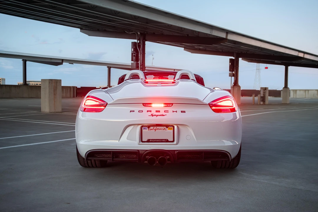 2016 Porsche 981 Boxster Spyder - Image 9 of 31