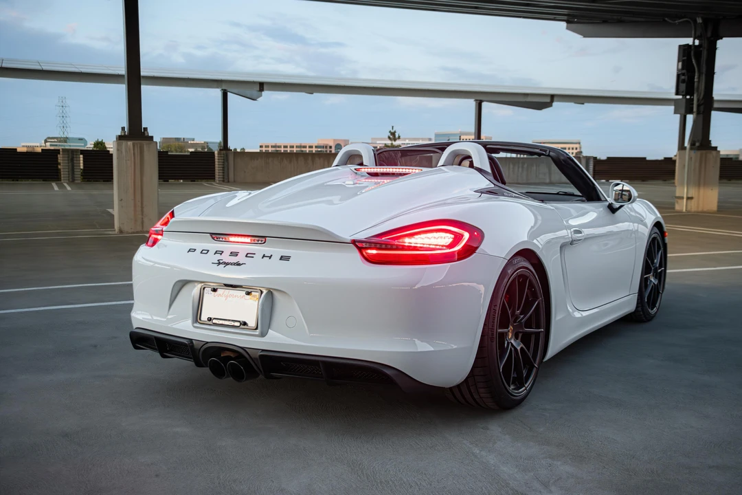 2016 Porsche 981 Boxster Spyder - Image 10 of 31