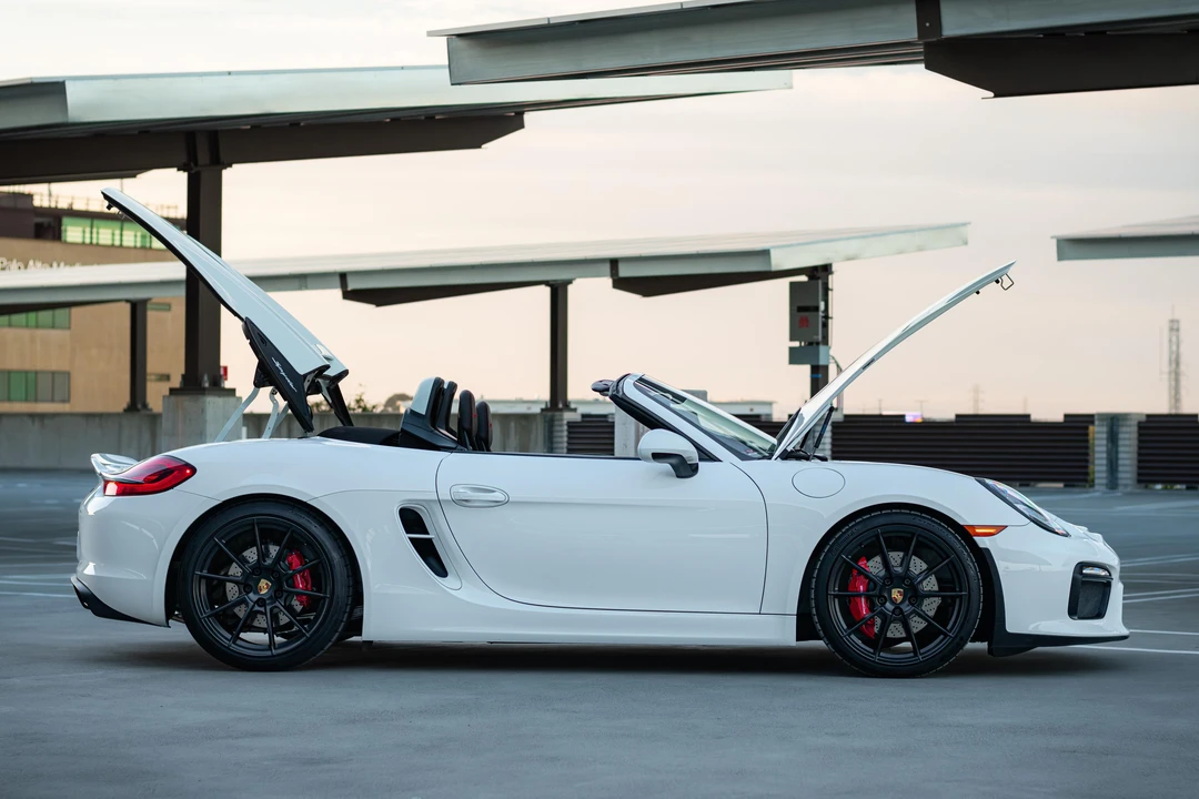 2016 Porsche 981 Boxster Spyder - Image 13 of 31