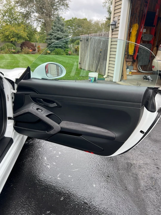 2016 Porsche 981 Boxster Spyder - Image 14 of 31
